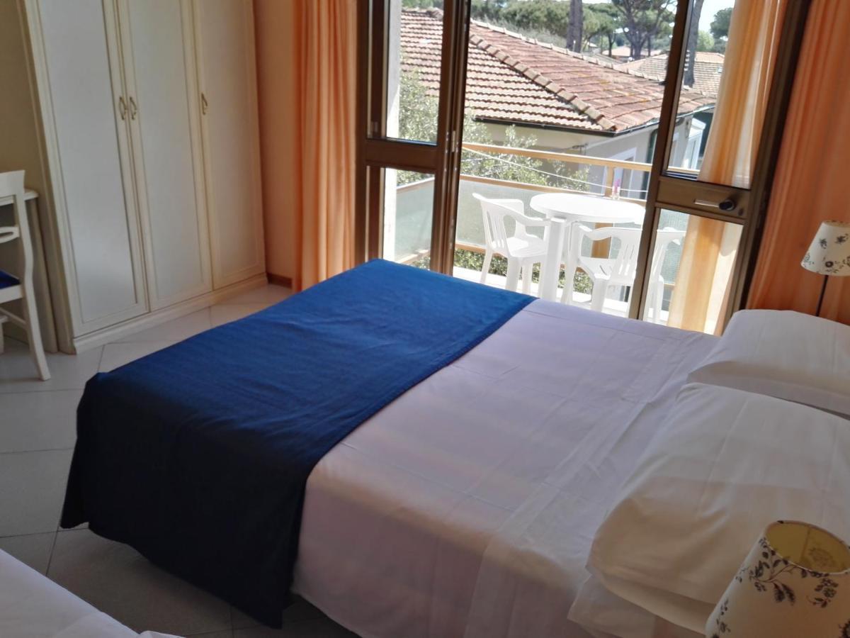 מרינה די פיאטרסנטה Hotel Elizabeth מראה חיצוני תמונה