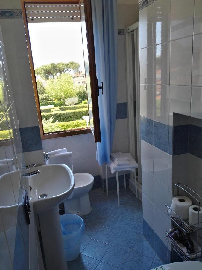 מרינה די פיאטרסנטה Hotel Elizabeth מראה חיצוני תמונה
