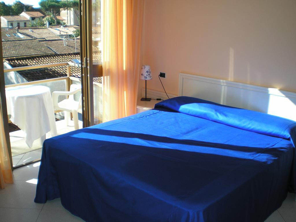 מרינה די פיאטרסנטה Hotel Elizabeth מראה חיצוני תמונה