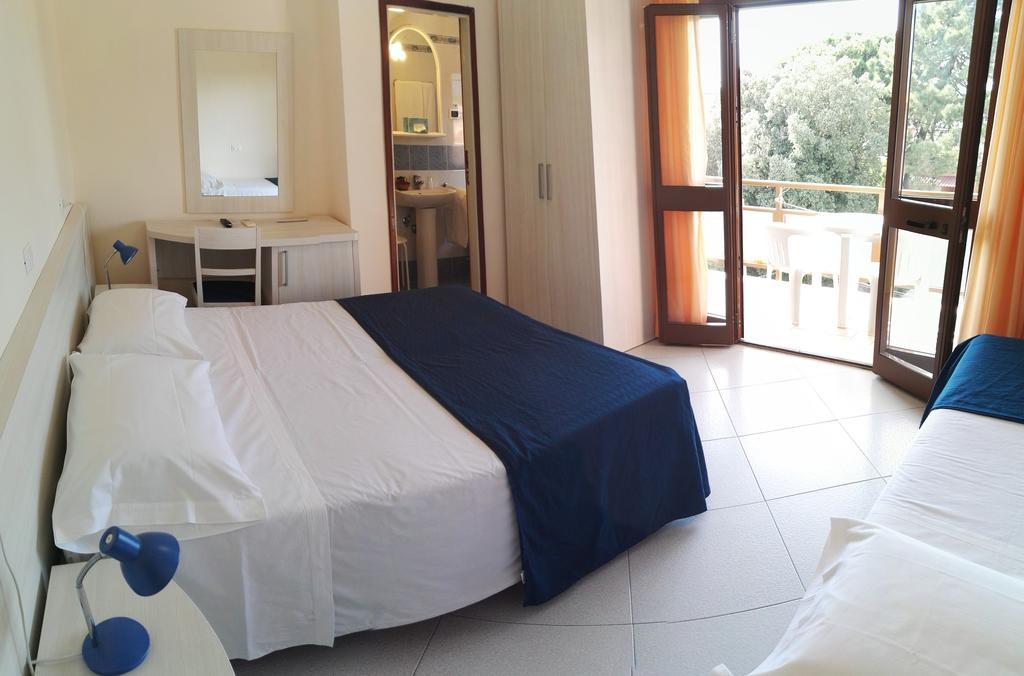 מרינה די פיאטרסנטה Hotel Elizabeth מראה חיצוני תמונה
