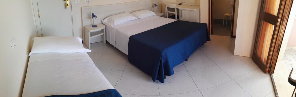 מרינה די פיאטרסנטה Hotel Elizabeth מראה חיצוני תמונה