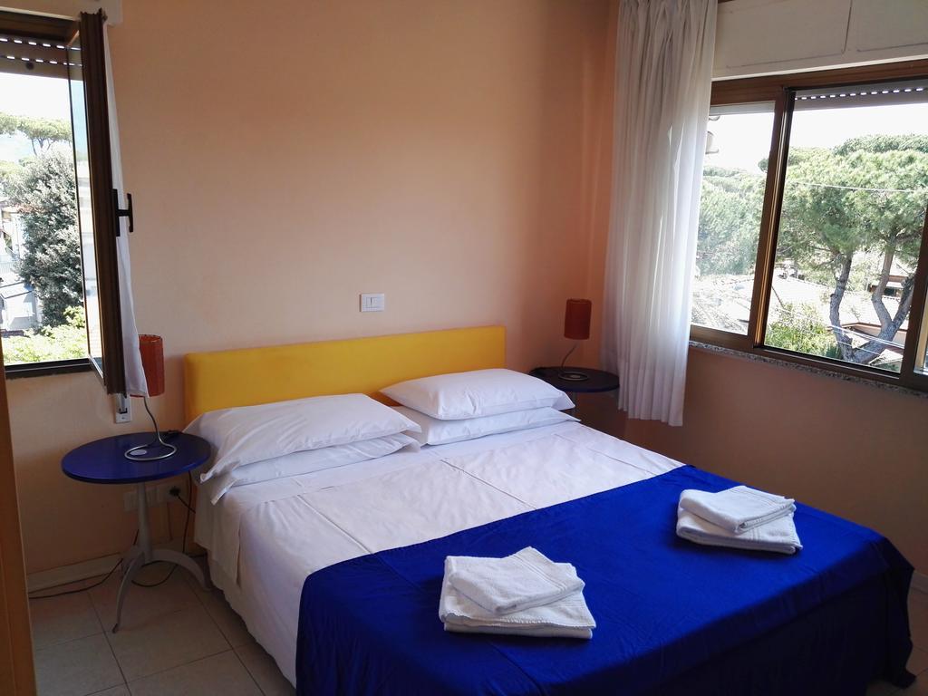 מרינה די פיאטרסנטה Hotel Elizabeth מראה חיצוני תמונה